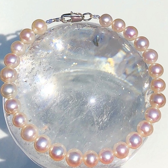 2 left! Authentic High Quality Pearl Bracelet! - Picture 2 of 6